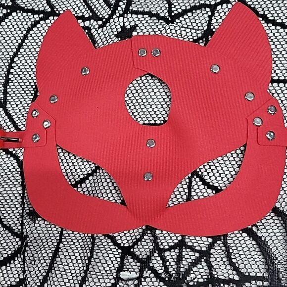 Red Faux Leather Mask Masquerade Lingerie Accessory Adjustable Strap - Picture 4 of 7